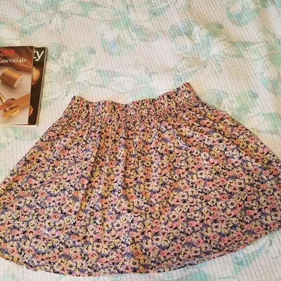 H&M Dresses & Skirts - H&M skirt